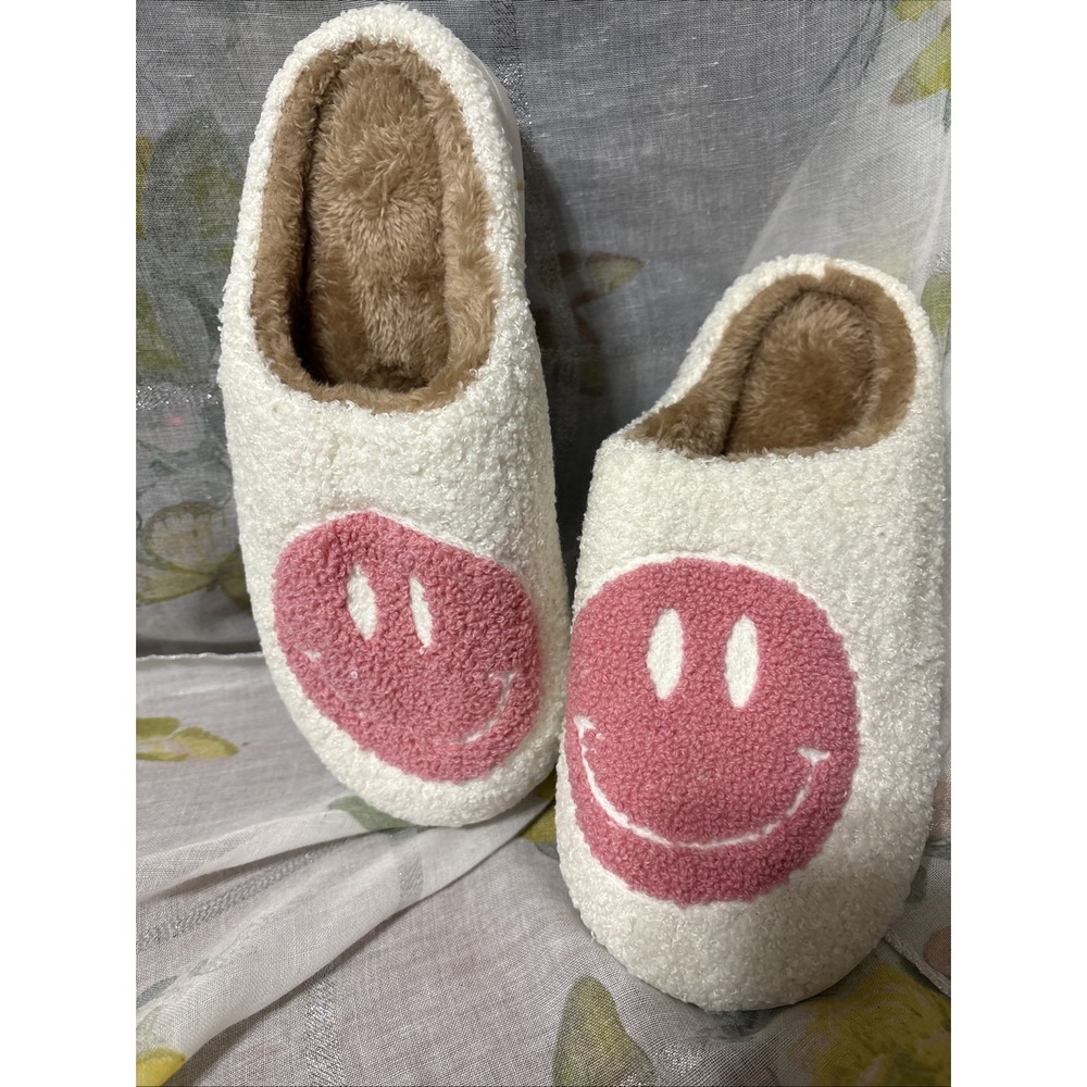 Ivory Pink Smiley Face Faux Fur‎ Slip-On Women's Fleece Slippers Size 9